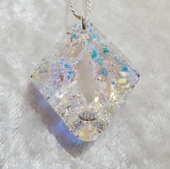 Swarovski Crystal diamond druzy Aurora Borealis pendant - Picture 6 of 7